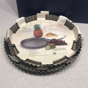 NWT TART pans. (2) 12 1/2” and 11 1/2” (from Germany)
